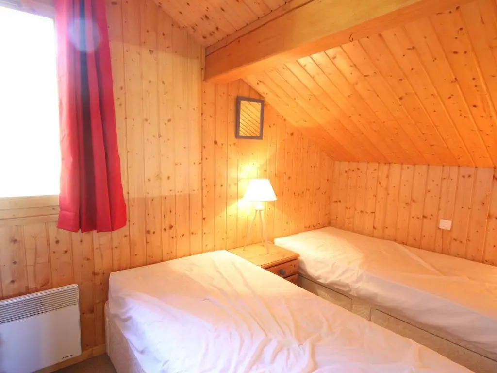 Chalet 5 pièces Vallandry, 12 pers, animaux admis, parking, WiFi - FR-1-411-545