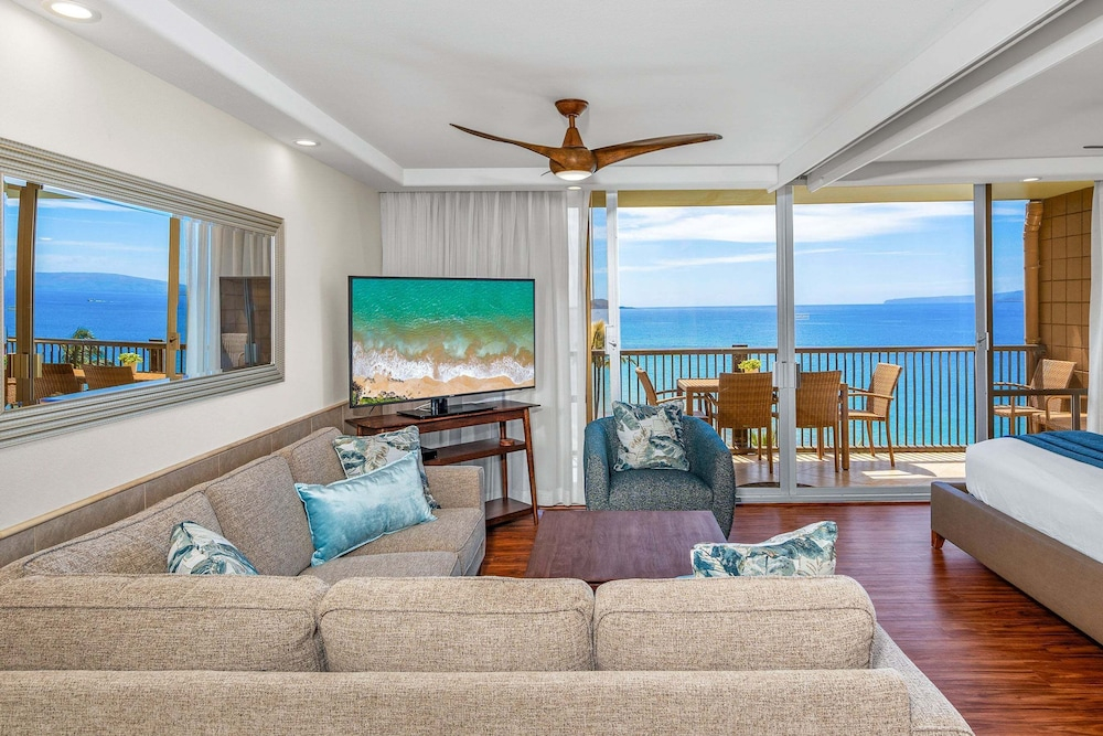 Mana Kai 811 - Oceanfront, Top Floor, Stunning Renovation, 2br, Kings, Split AC