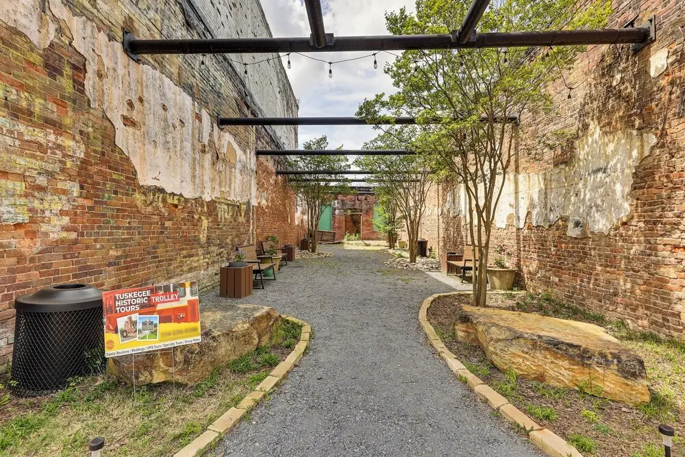 Spacious Retreat, 2 Miles to Tuskegee University