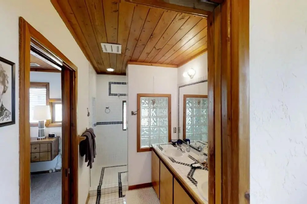 Crescent Moon #65848 5 Bedrooms 4 Bathrooms Home