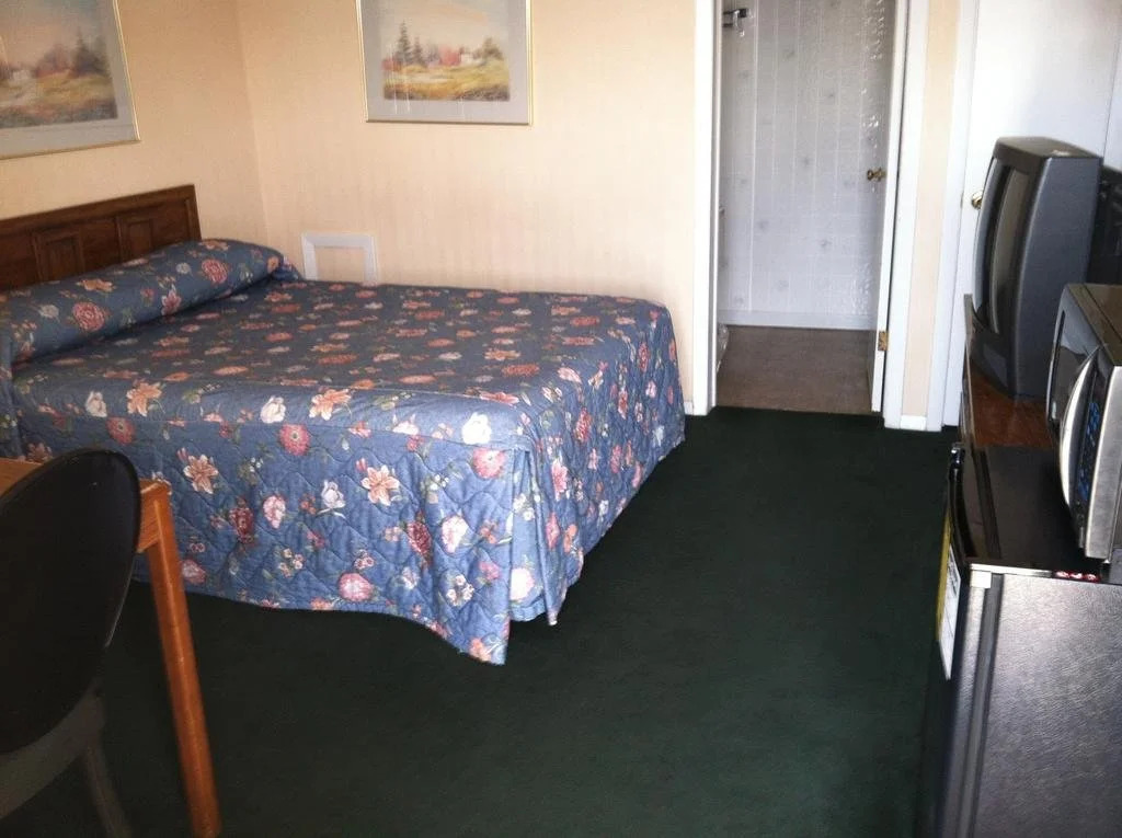 Brooks Motel