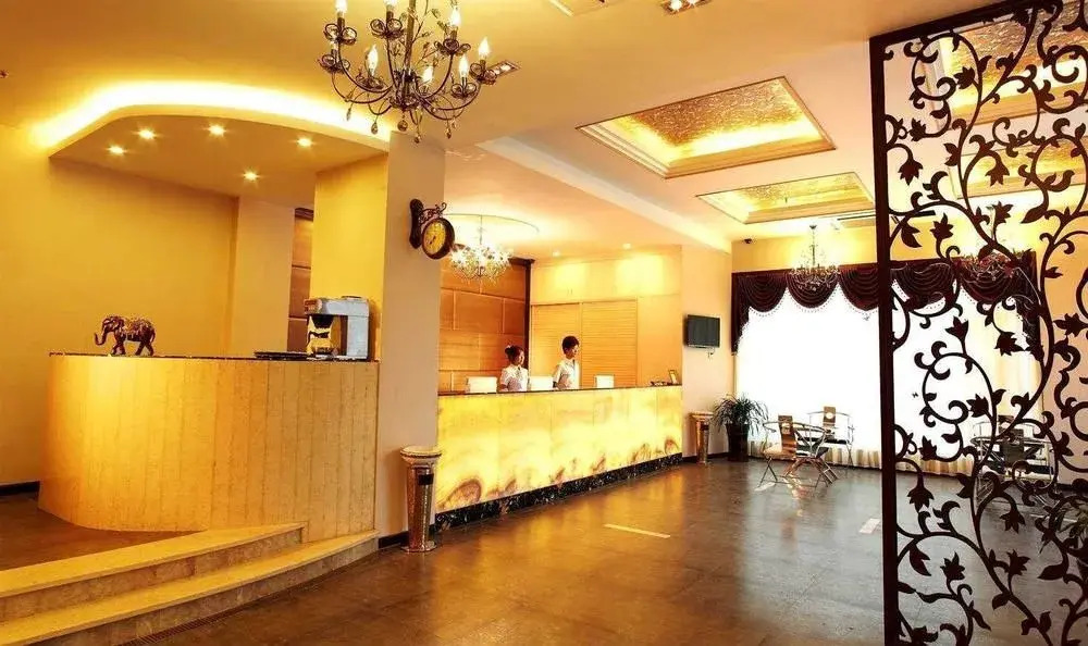 Chengdu House Hotel
