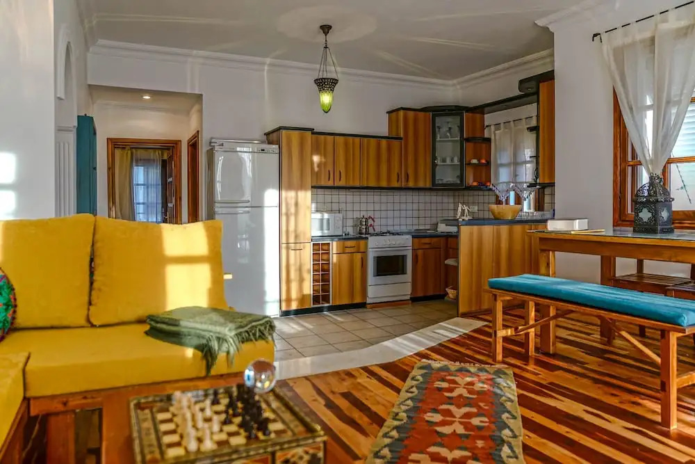 Phellos Apartment