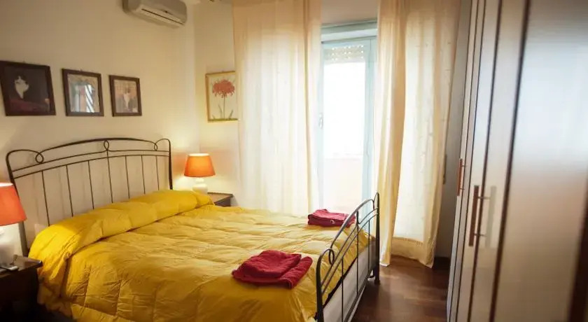 Mira Holiday House