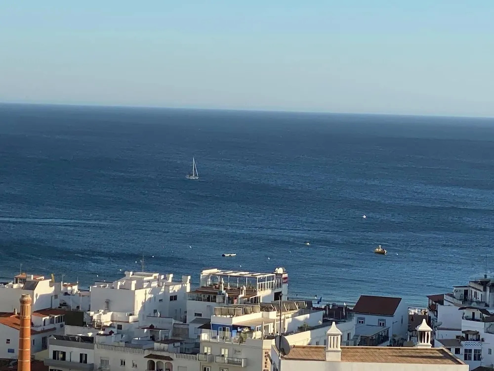 Sunset Haven in Albufeira - Short Walk to Oldtown