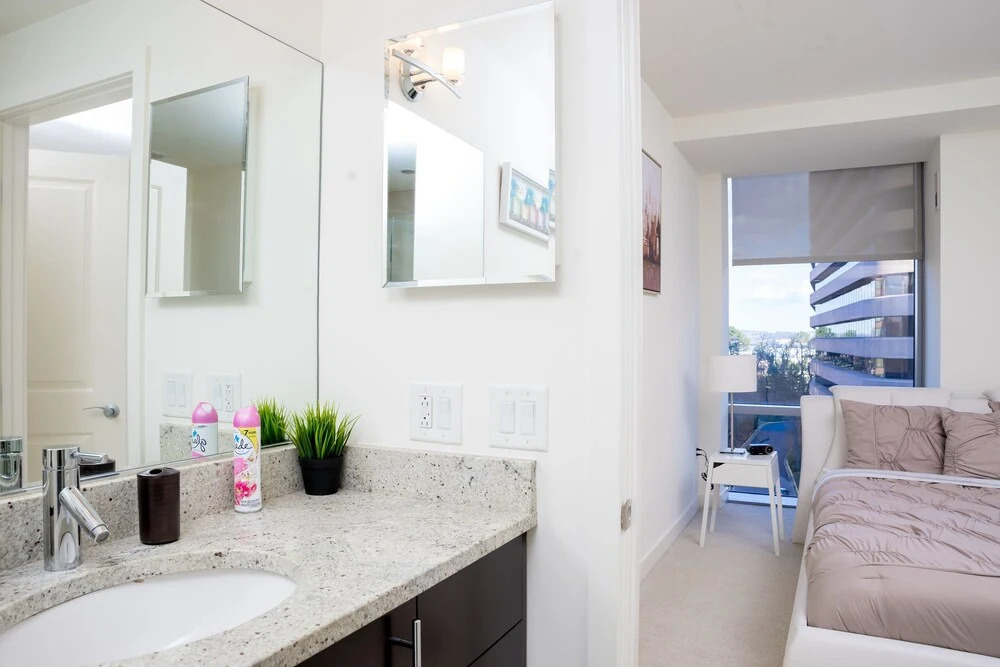 Arlington 2br/2ba Fully Furnished Apartment In Crystal City 2 Bedroom Apts by RedAwning
