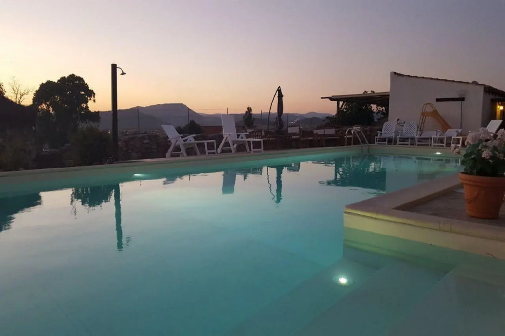 Sa Corti De Sa Perda Piscinas
