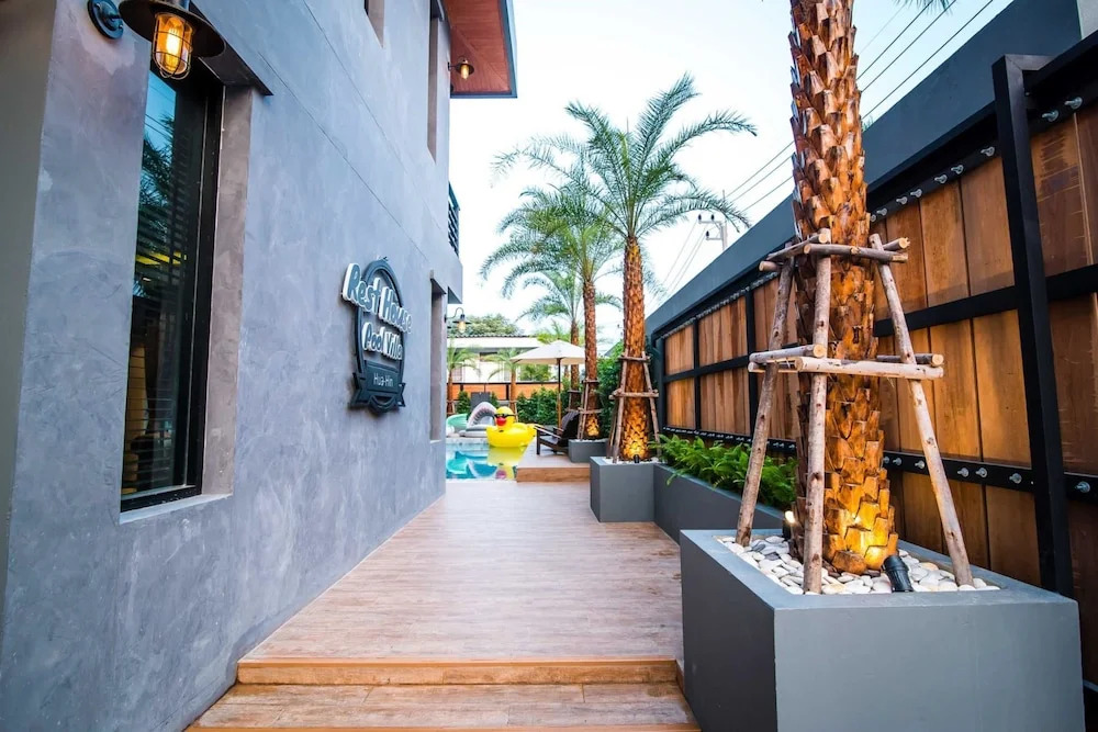 Rest House Hua Hin Pool Villa