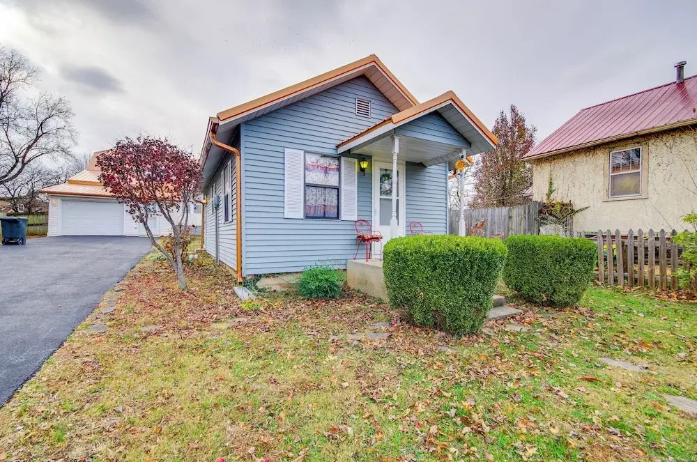 Walk to Dtwn: New Orleans-themed Lebanon Cottage
