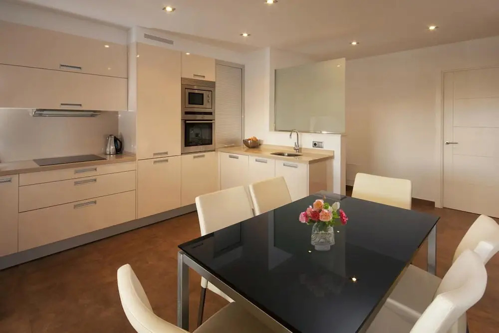 Apartment - 3 Bedrooms with Pool and WiFi - 107470