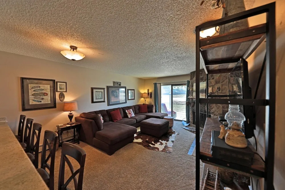 Meadow Ridge Court 7 Unit 6 - 2 Br Condo