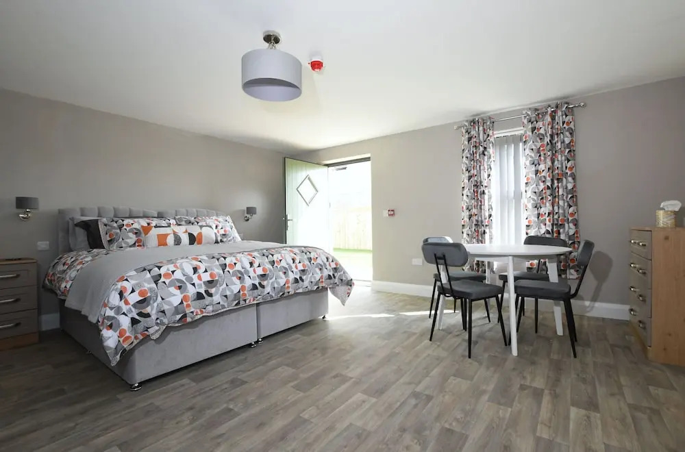 Homestead Hillsborough By Travel Lets Short Term Rental Agency Hillsborough Featuring Apartments, Deluxe Double Suites & Triple Ensuite Rooms