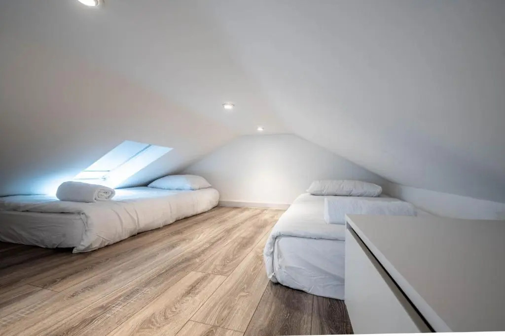 The Cottage - Beach Hut style residence near the beach-sleeps 4-6