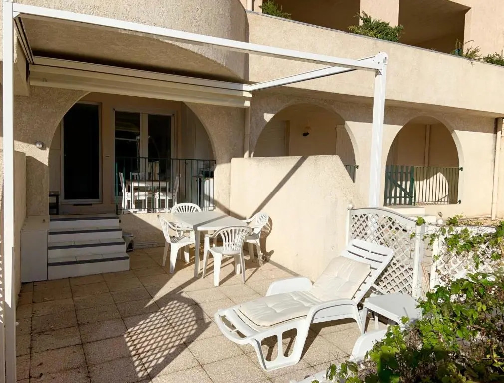 Residence Santa Regina Grand Studio avec salon, zone nuit, loggia, terrasse