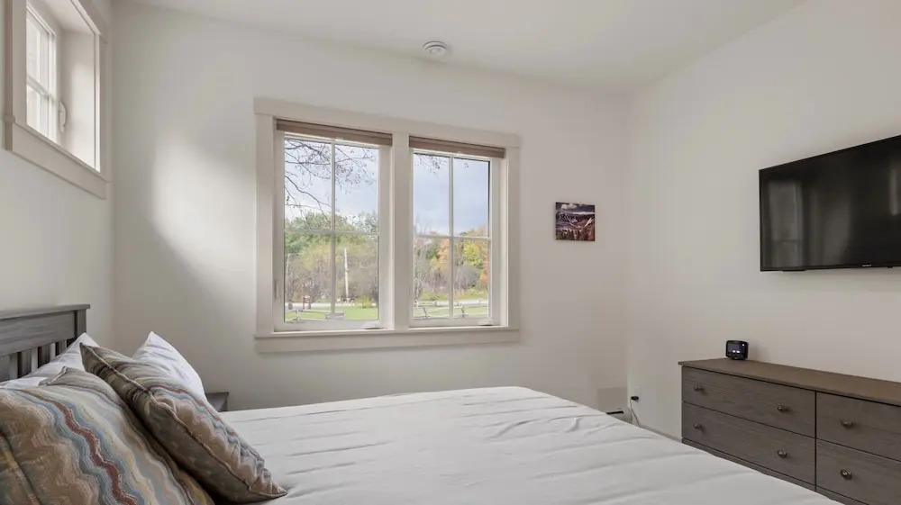 Mad House Rentals 10 Bedroom Lodge by RedAwning