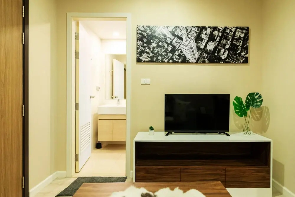 Near BK University Quiet Condo in Rama4 bkb136