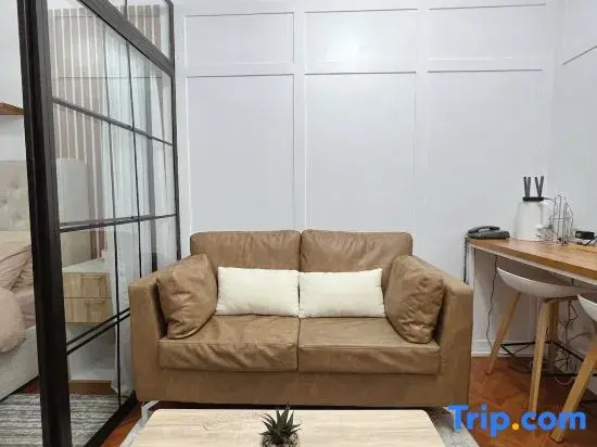 Scandinavian 1BR Condo w/ Free Parking – Trees Residences, Fairview Quezon City