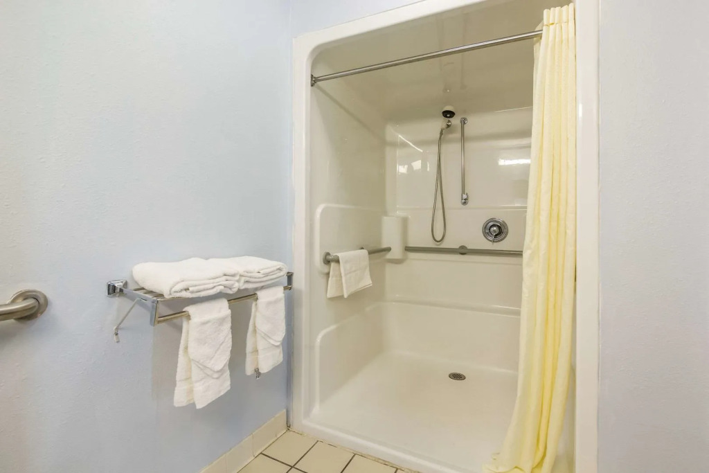 Econo Lodge Inn & Suites Brooks - Louisville South