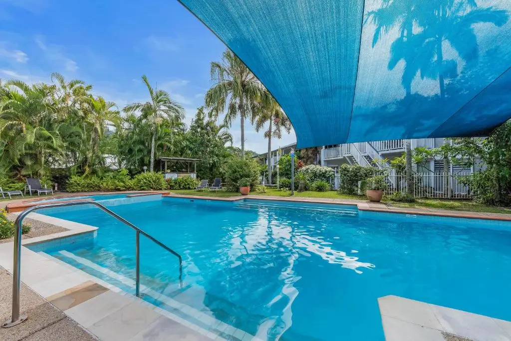 Tropical Mango WiFi Pool