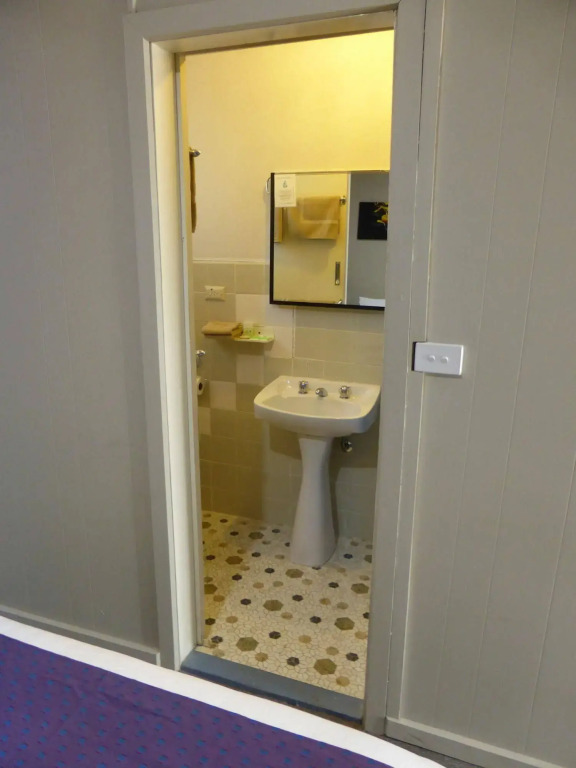 Smerdon Lodge Motel