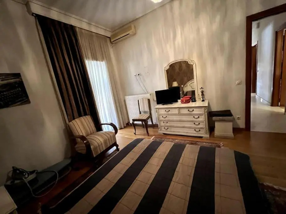 Central Luxury Apartment with huge balcony