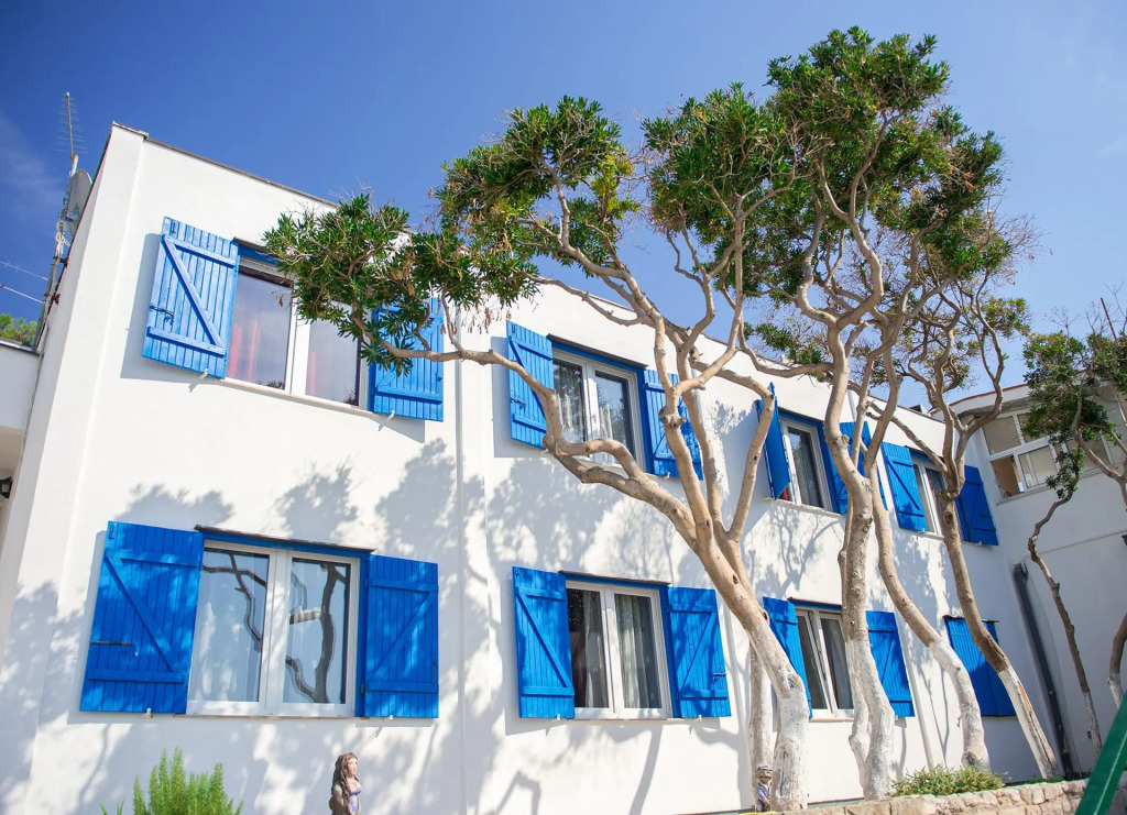 Beach Hotel