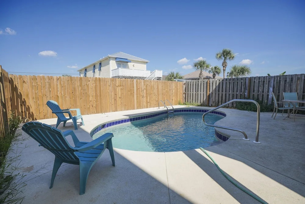 Beach House – Salty Dreams by Panhandle Getaways