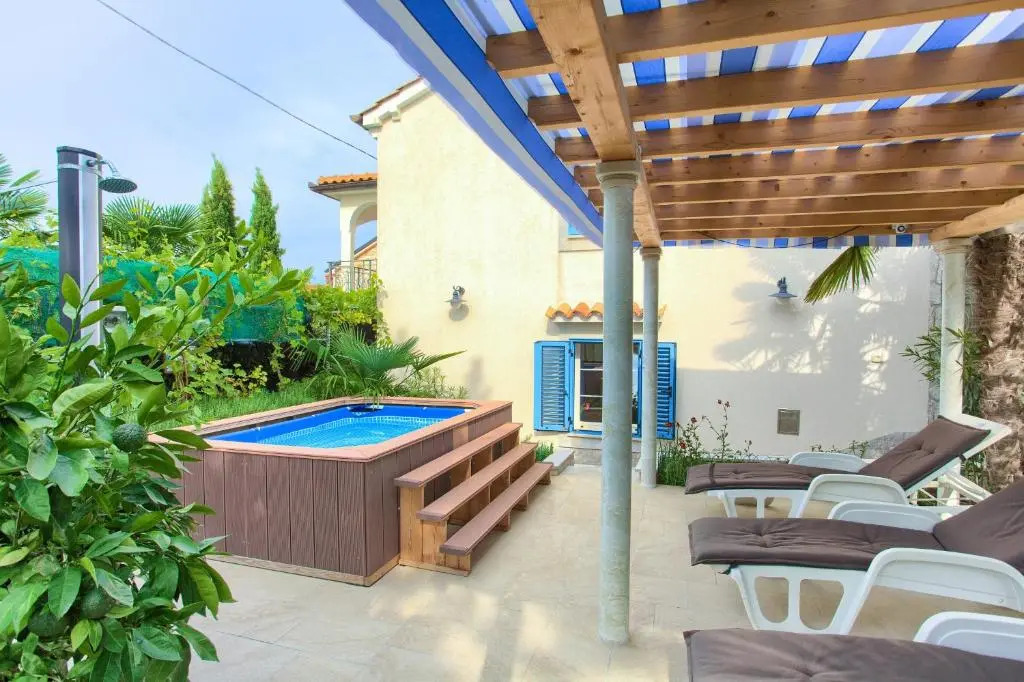 Villa Martina s bazenom,5 soba