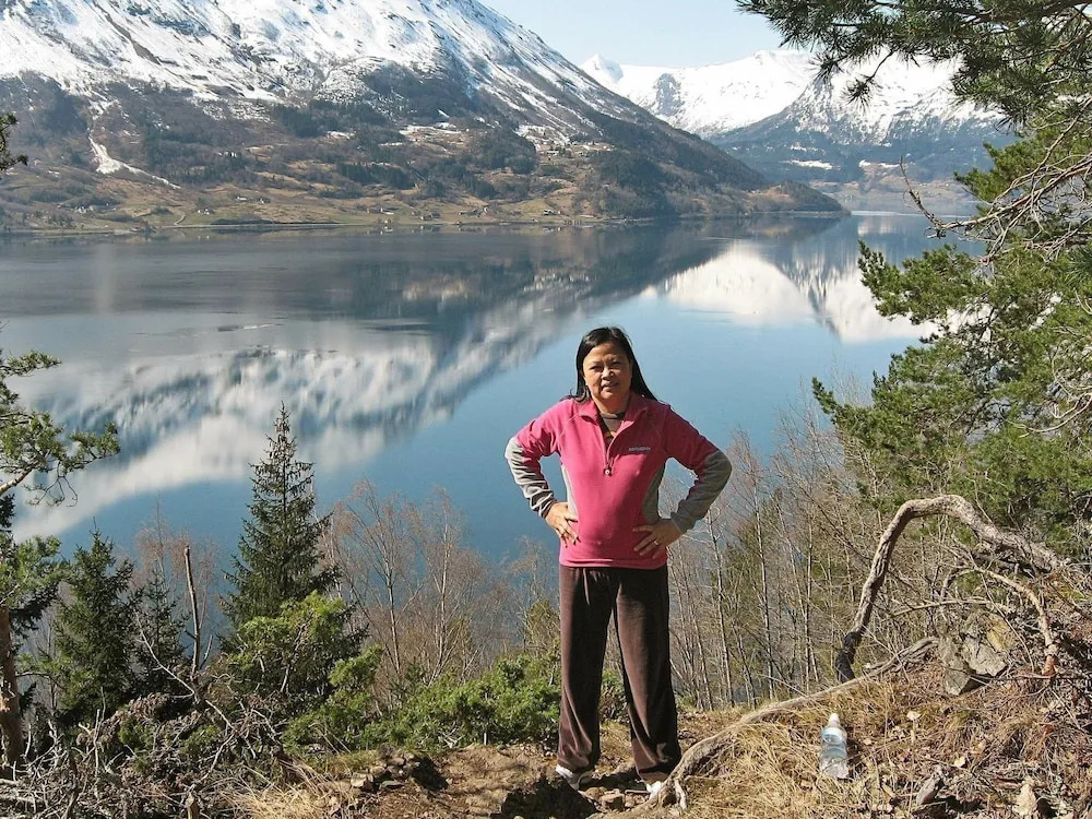 10 Person Holiday Home in Oppstryn