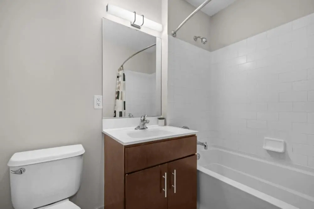 Bluebird Suites near PATH
