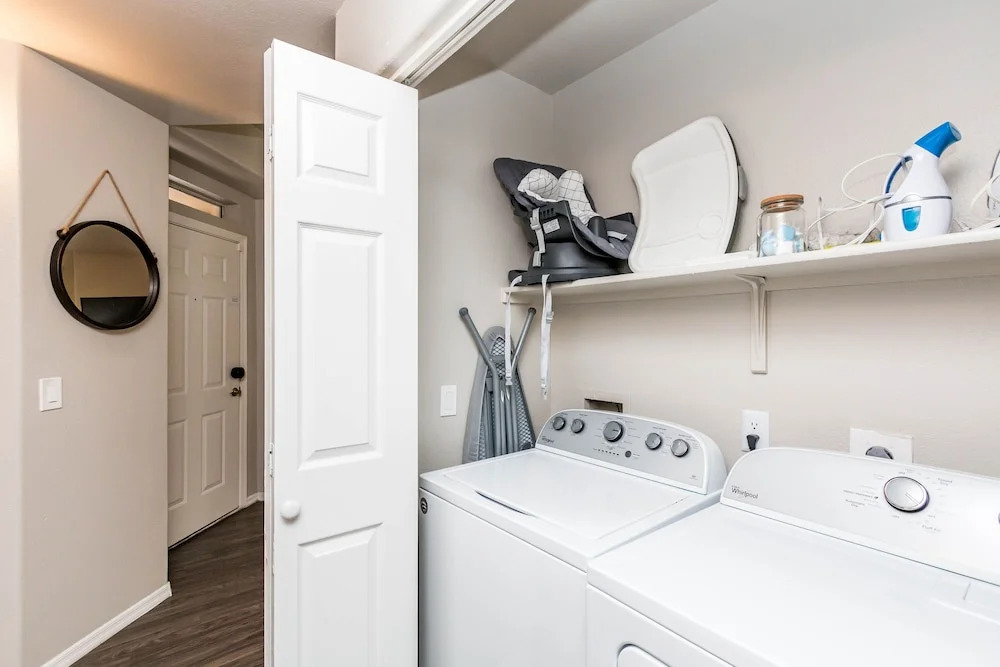Executive 3 BR King, Close to Kierland & TPC w Parking 1025