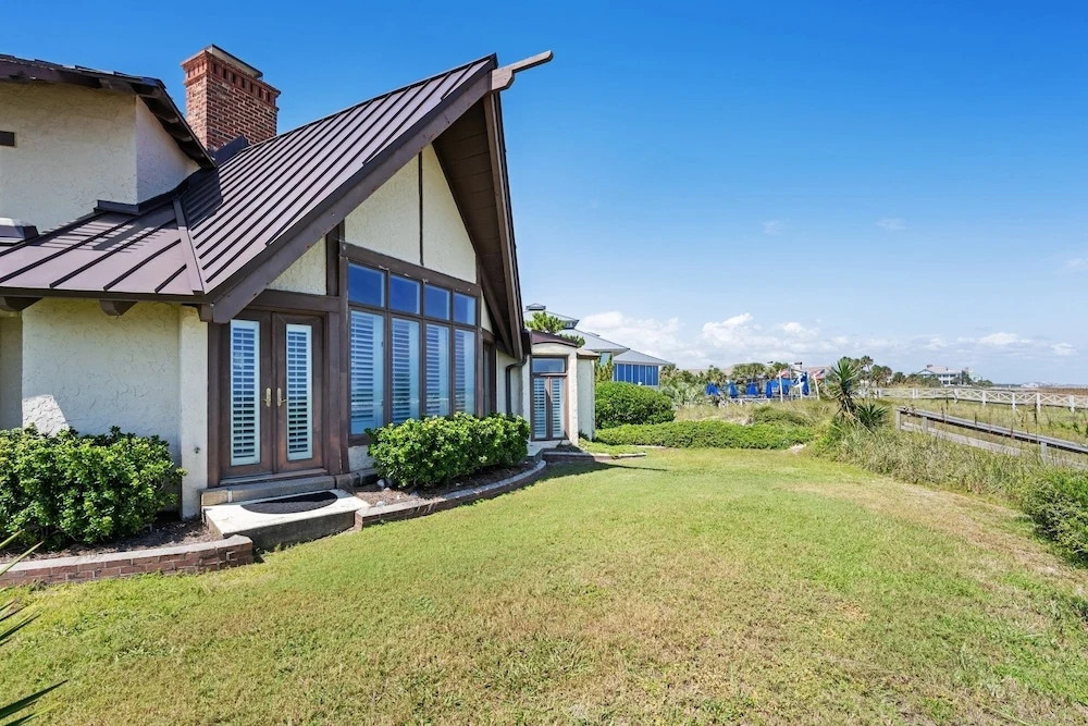 Enjoy Listening To The Sound Of The Crashing Waves And Bird Watching 4 Bedroom Villa by Peace Vacations