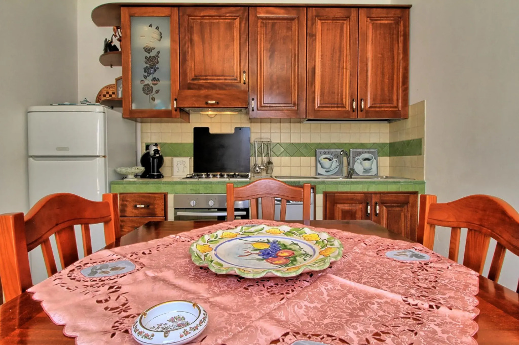 Ada Lovely House