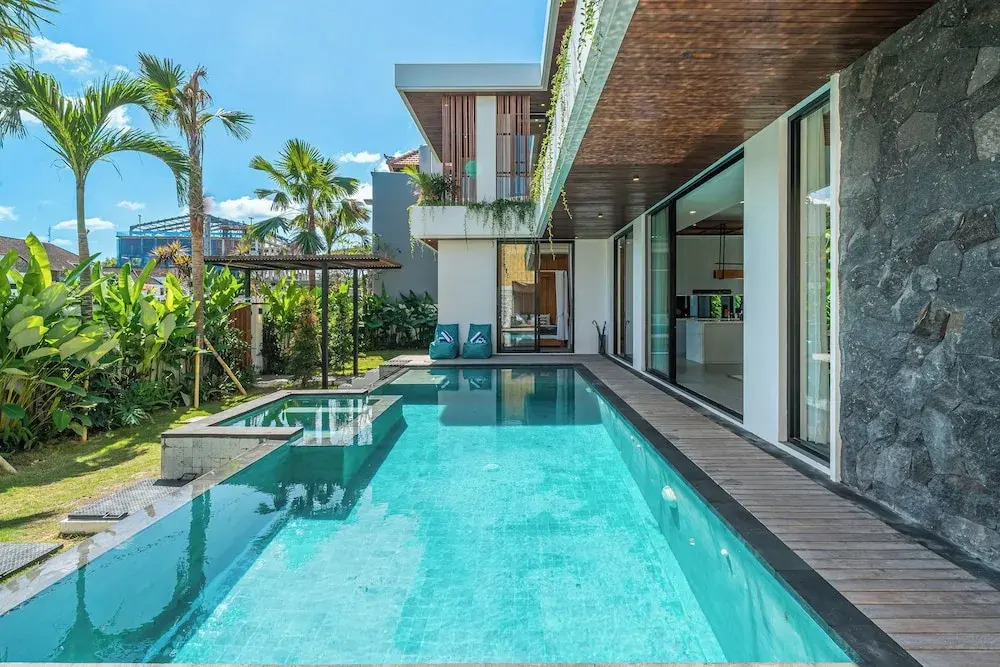 Bedawang, Exquisite Seminyak 4BR Villa with Huge Pool