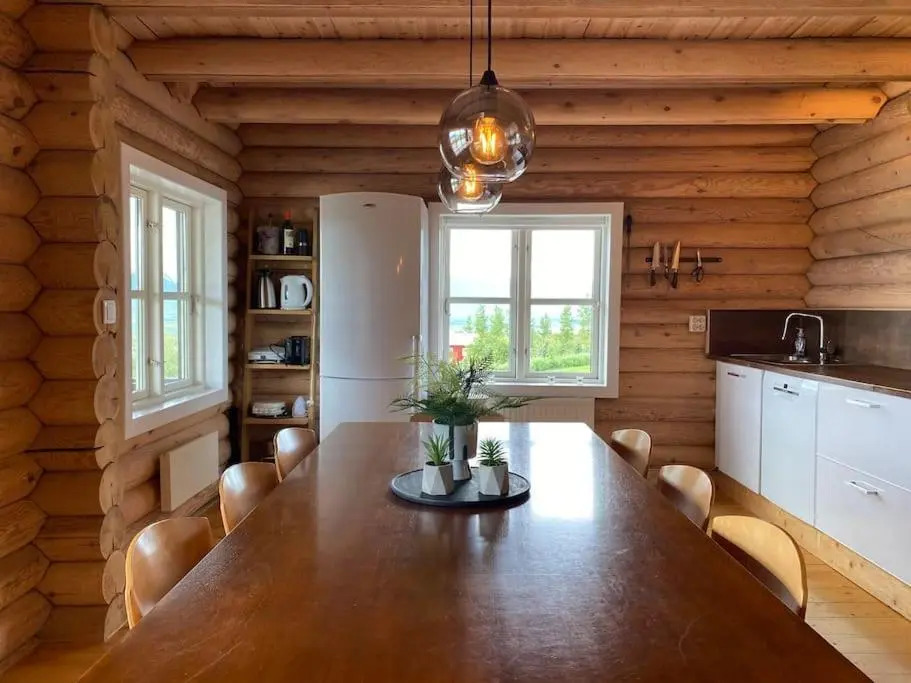 Beautiful cabin with amazing view over Akureyri