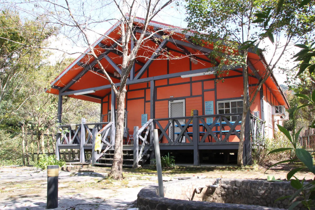 Mhuwe hotspring