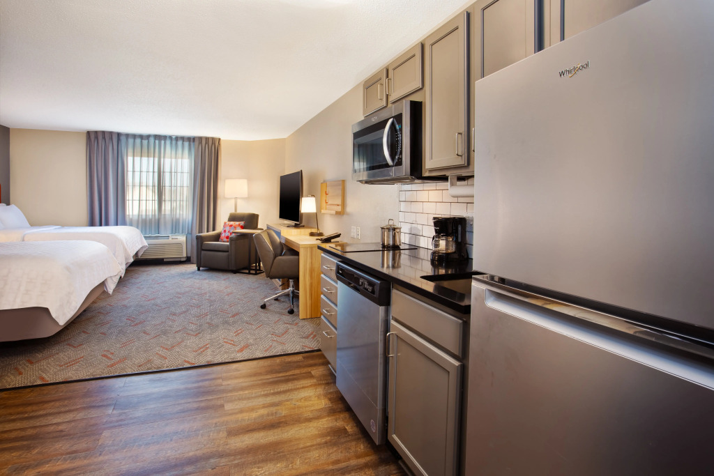 Candlewood Suites Kenosha - Pleasant Prairie by IHG