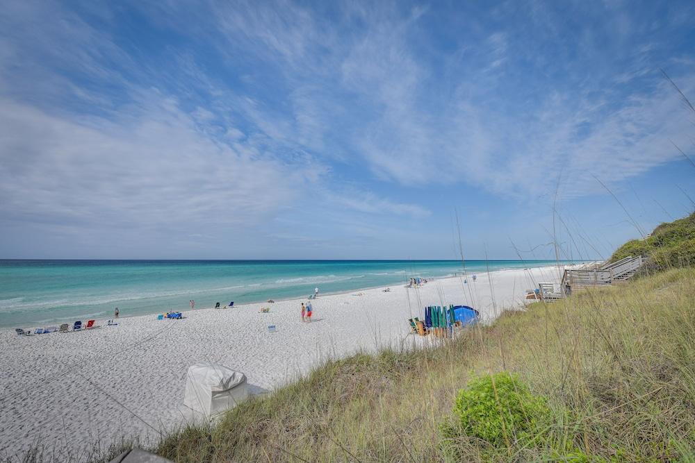 Santa Rosa Beach Townhome: Patio, Walk to Beach!