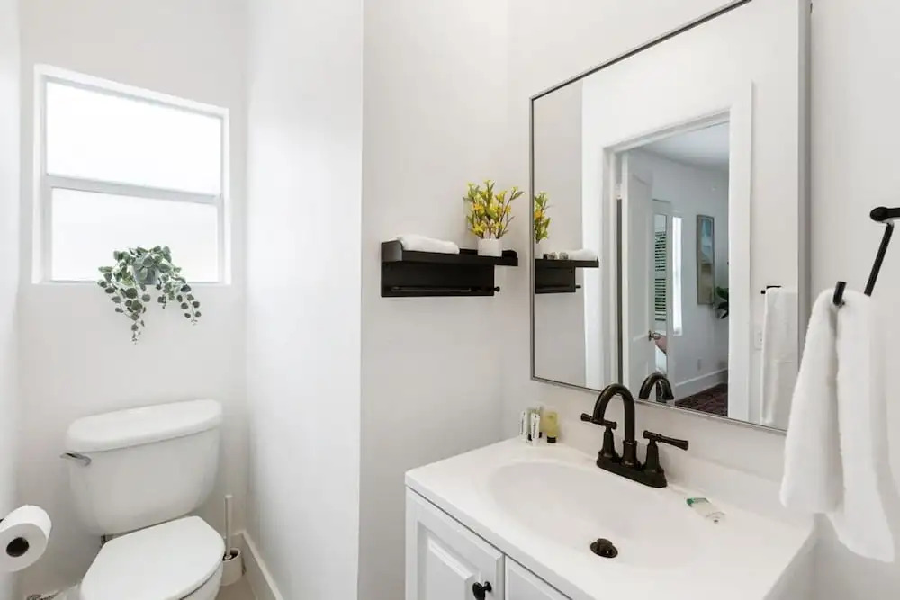 Charming 2 Bedroom Apartment in Victoria Park