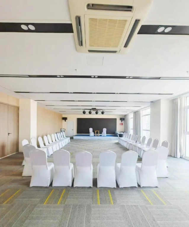 Yitel Hotel
