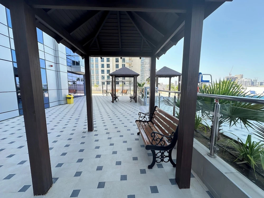Luxurious and Spacious one Bedroom Apartment in the Heart of Dubai