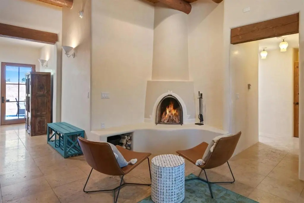 Casa Nona - Pristine Home in the Railyard District, Walk to The Plaza
