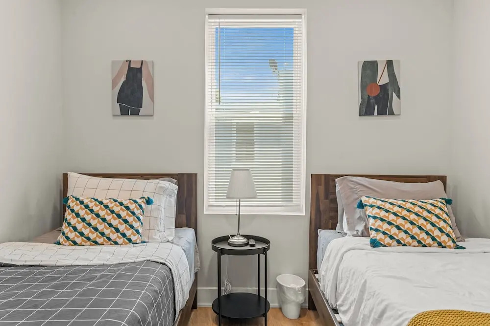 Stylish Near Stadiums & Nightlife Game Room