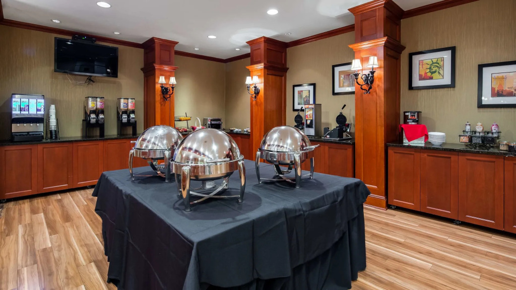 Best Western Mill River Manor