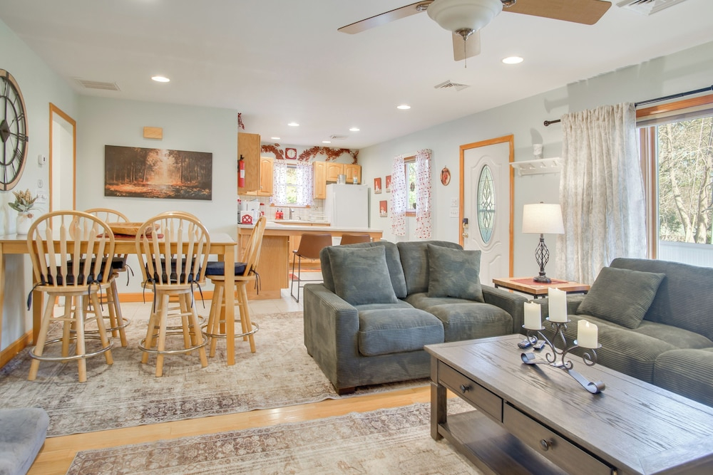 Walk to Sagamore Beach! Curated + Spacious Cottage
