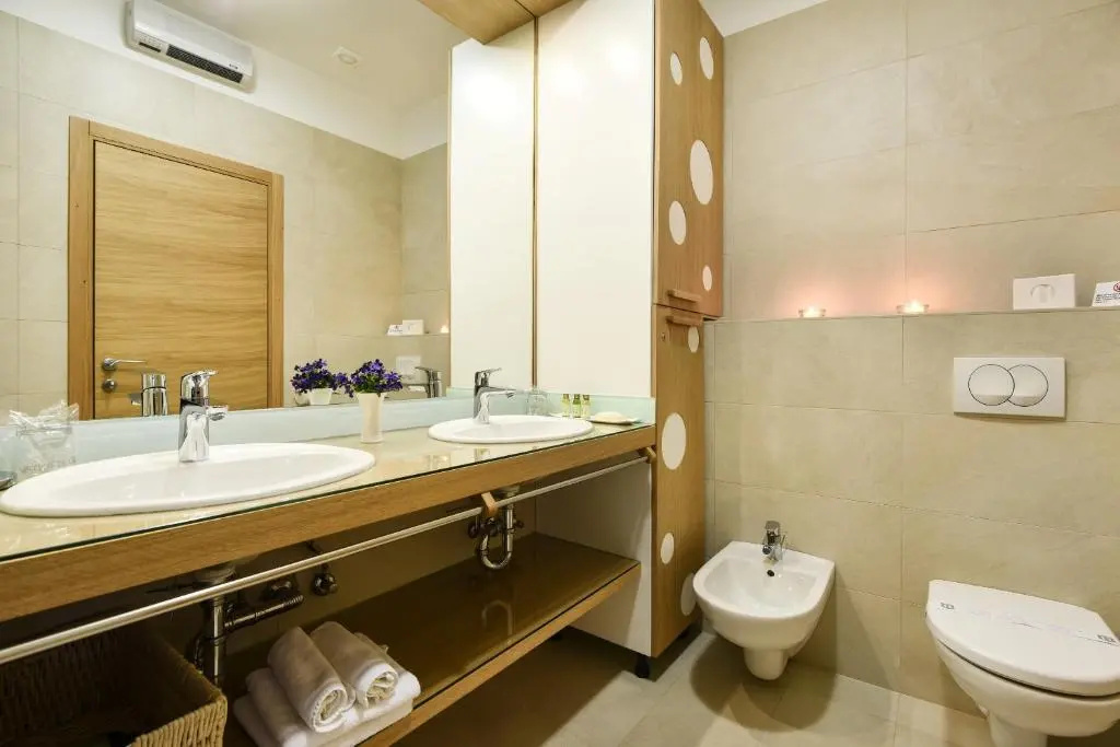 Peninsula Luxury Rooms