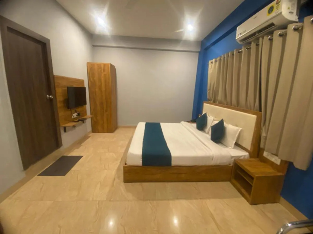 Super Oyo Collection O Hotel Aura Inn