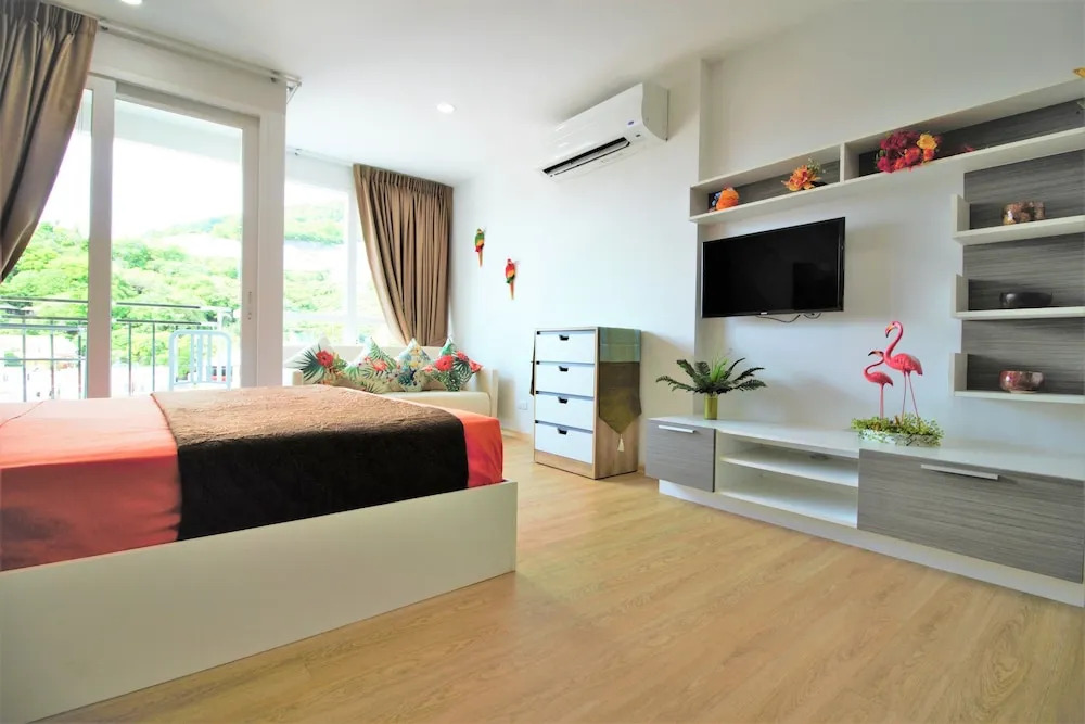 OZONE Renovated Studio With an Incredible View