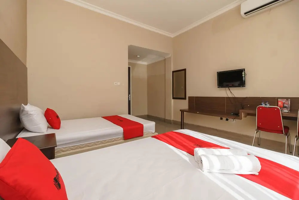 RedDoorz Syariah At Hotel Putri Gading Bengkulu