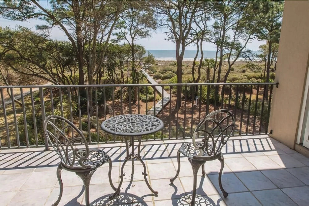 All-Suite Oceanfront Oasis W/ Pool & Hot Tub Home